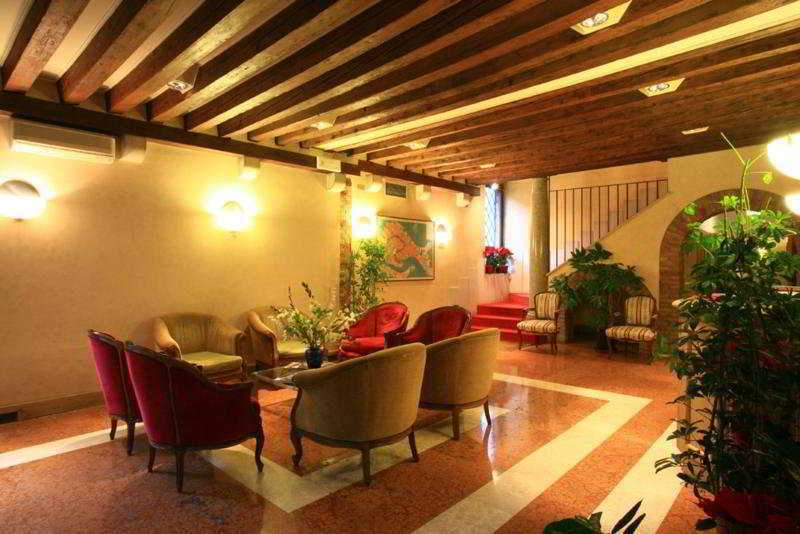 Sonder Salute Palace Venecia Interior foto